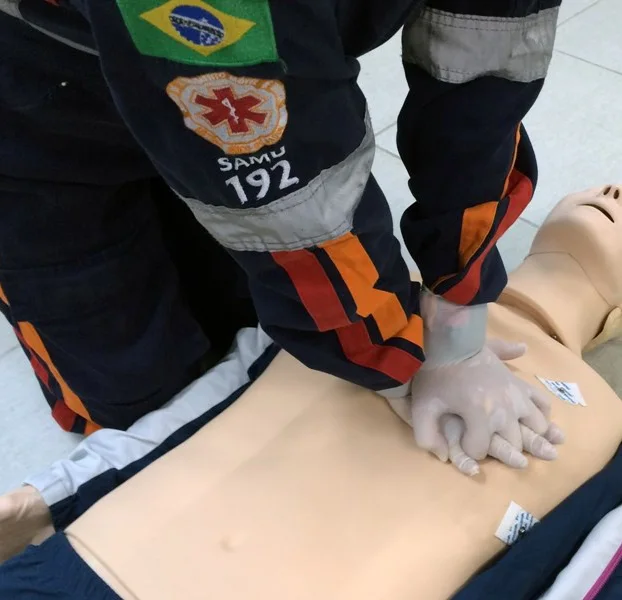 Massagem_cardiaca_03